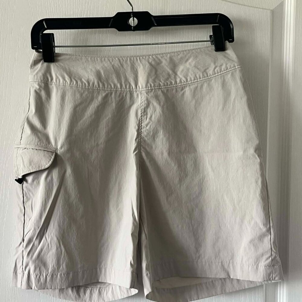 Patagonia Women's Continental Shorts in Cargo Style size 2 Gray